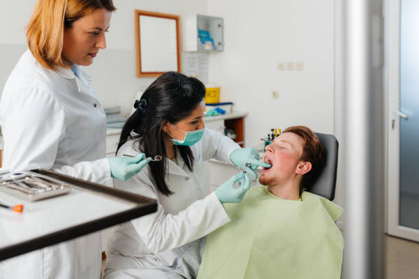 Best Emergency Dentist for Knocked-Out Tooth in Pleasant Ridge, MI